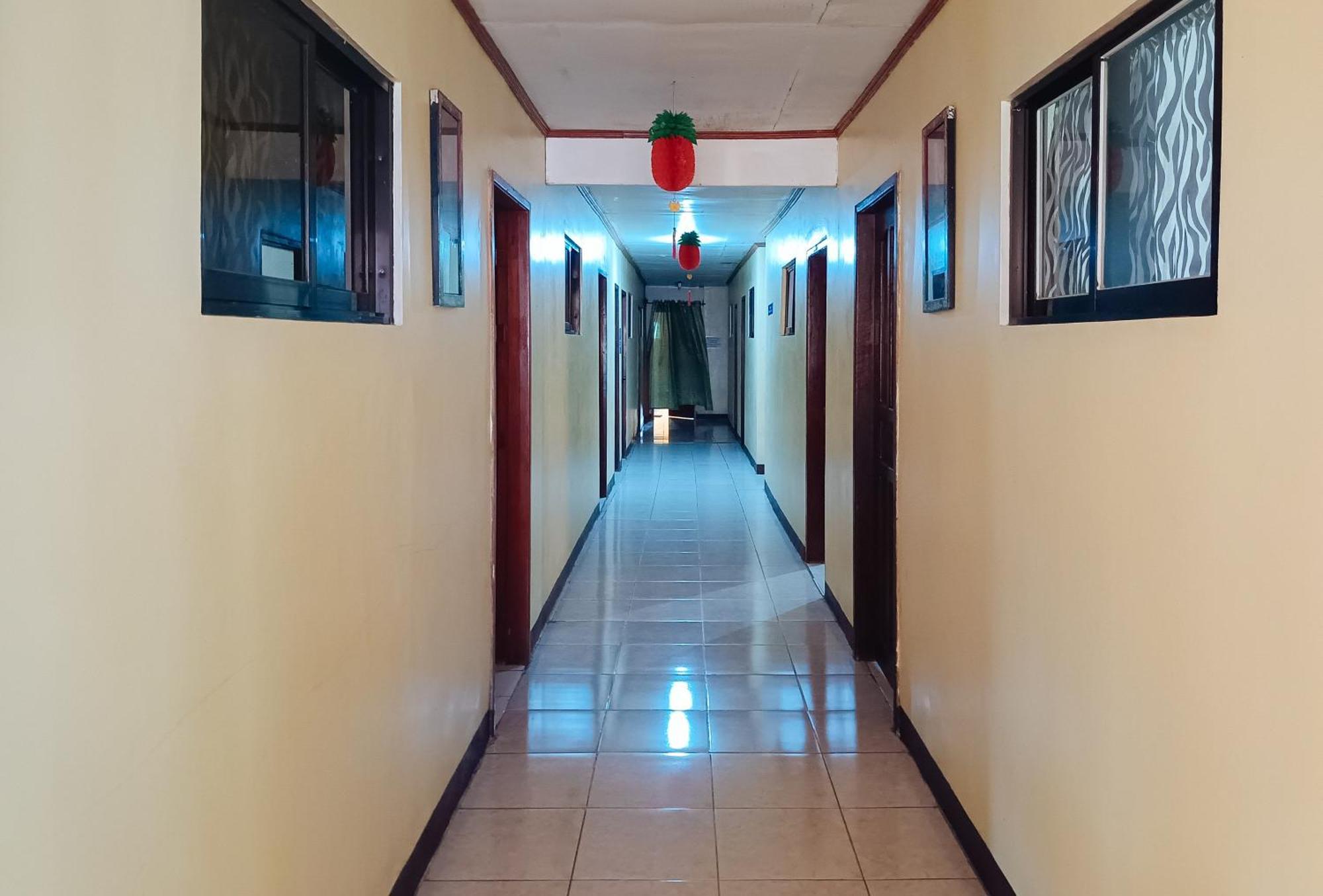 Reddoorz @ Grand Valley Hotel Junction Luna Cagayan Tagaytay City Exterior foto